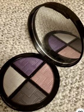 IDOL EYESHADOW QUAD DISCONTINUED RARE FIND FROM PROFESSIONAL MUA COUNTER!!!!